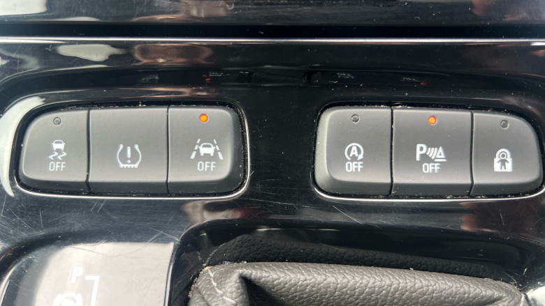 Vauxhall Grandland X 1.2 Turbo SRi Nav 5dr Auto Petrol Hatchback